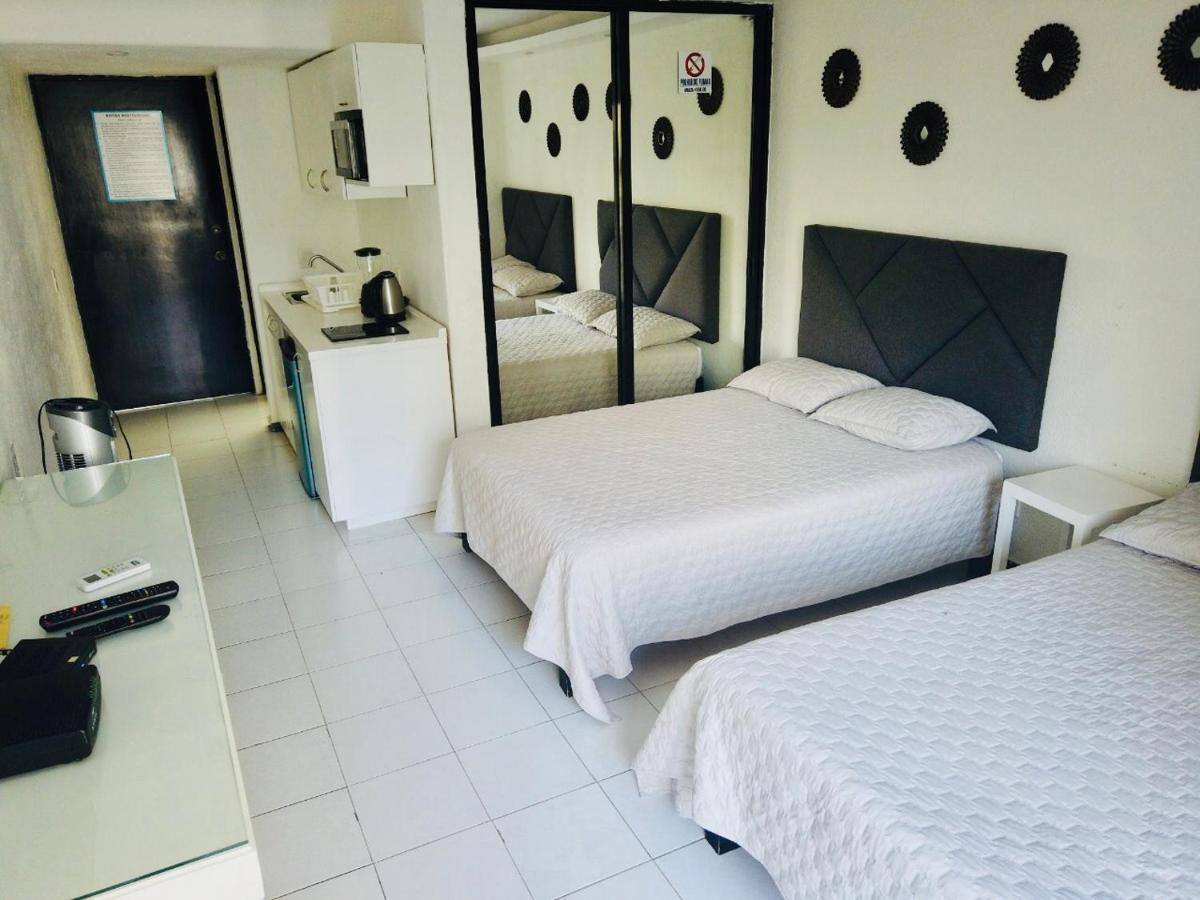 Sky Inn Acapulco Y Condominio Mediterrane Ngoại thất bức ảnh