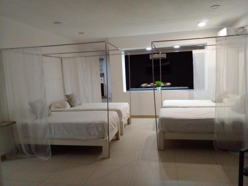 Sky Inn Acapulco Y Condominio Mediterrane Ngoại thất bức ảnh