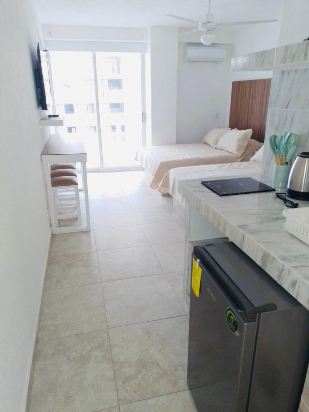 Sky Inn Acapulco Y Condominio Mediterrane Ngoại thất bức ảnh